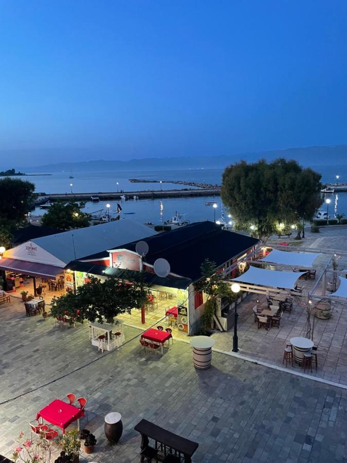 Grand Apartments Nea Koroni Exteriör bild
